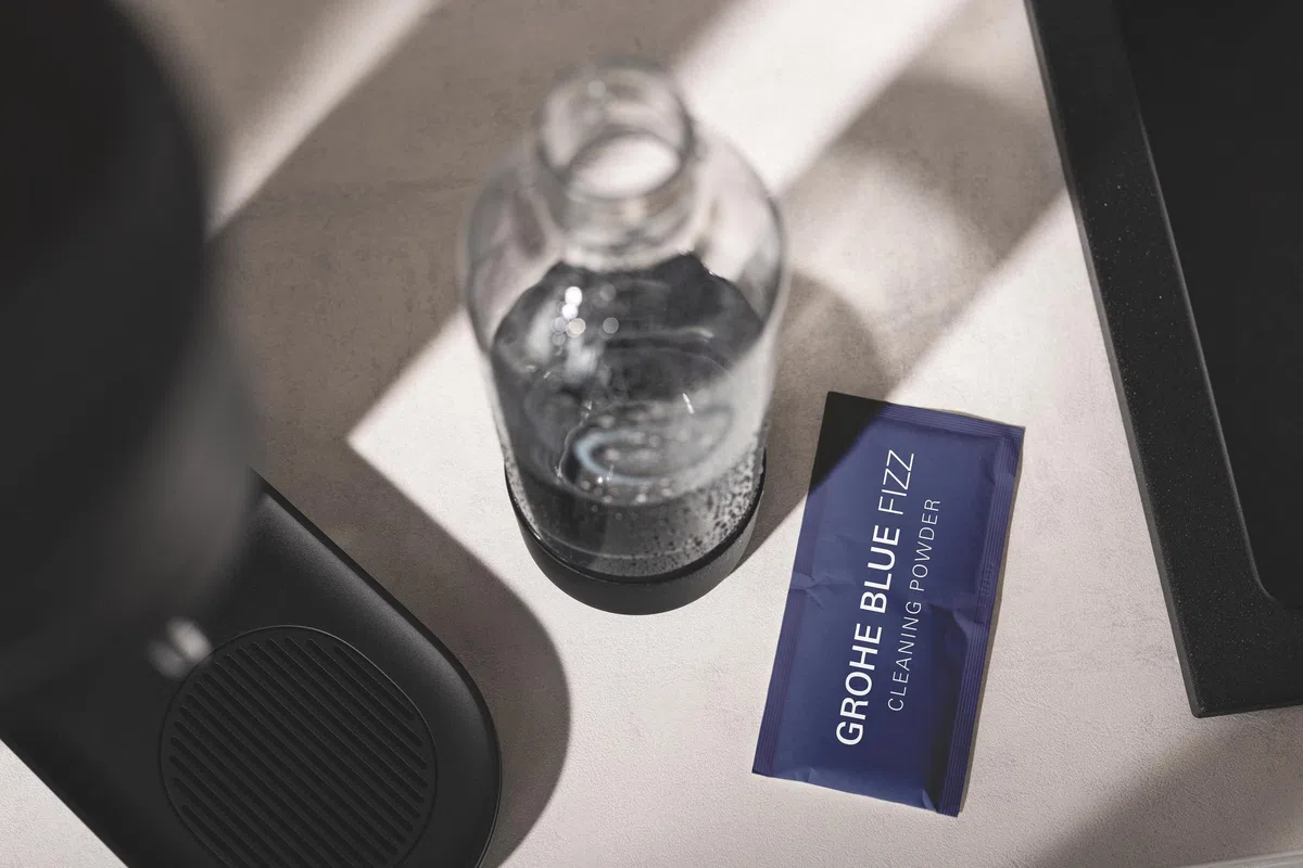 GROHE Blue Fizz Bottiglia d'Acqua, Capacità 850 ml, Tappo a Baionetta, Non Lavabile in Lavastoviglie, Nero, 41250K00