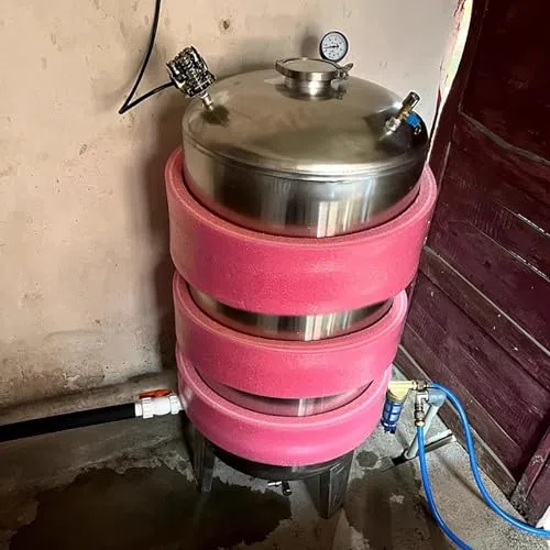 Serbatoio dell'acqua pressurizzato in acciaio inossidabile 700L per parchi, agricoltura, scuole, case - manicotto di conservazione del calore incluso